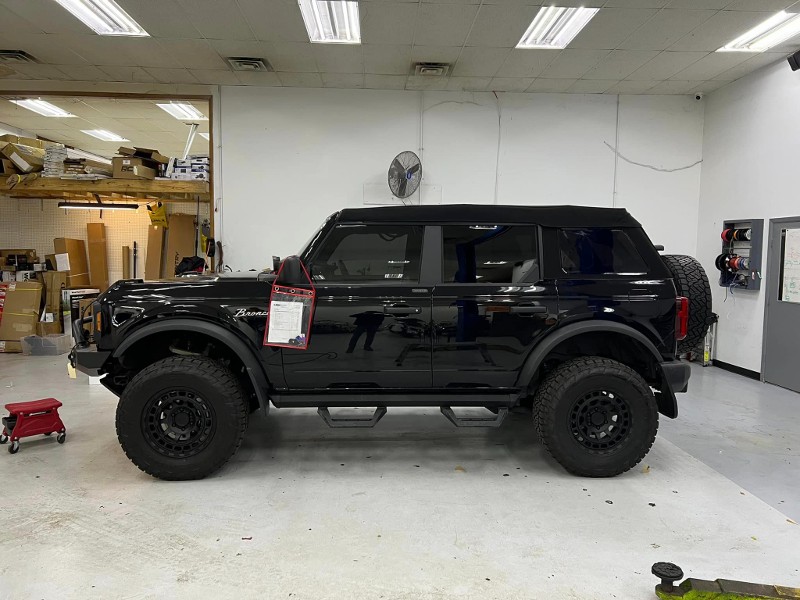 Jeep with step bars