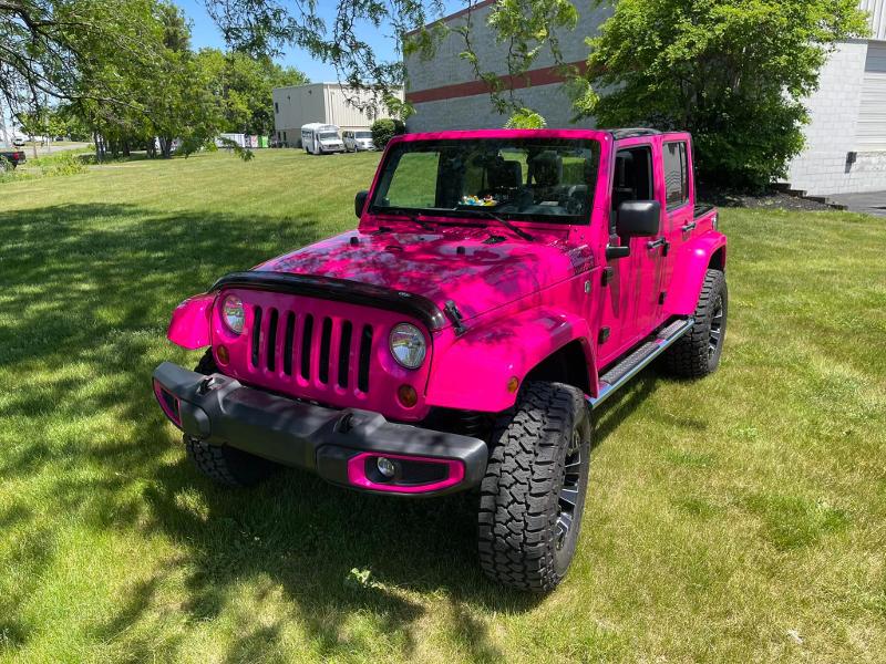 Hot pink jeep