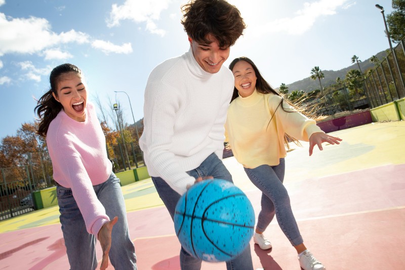 kids playing basketball