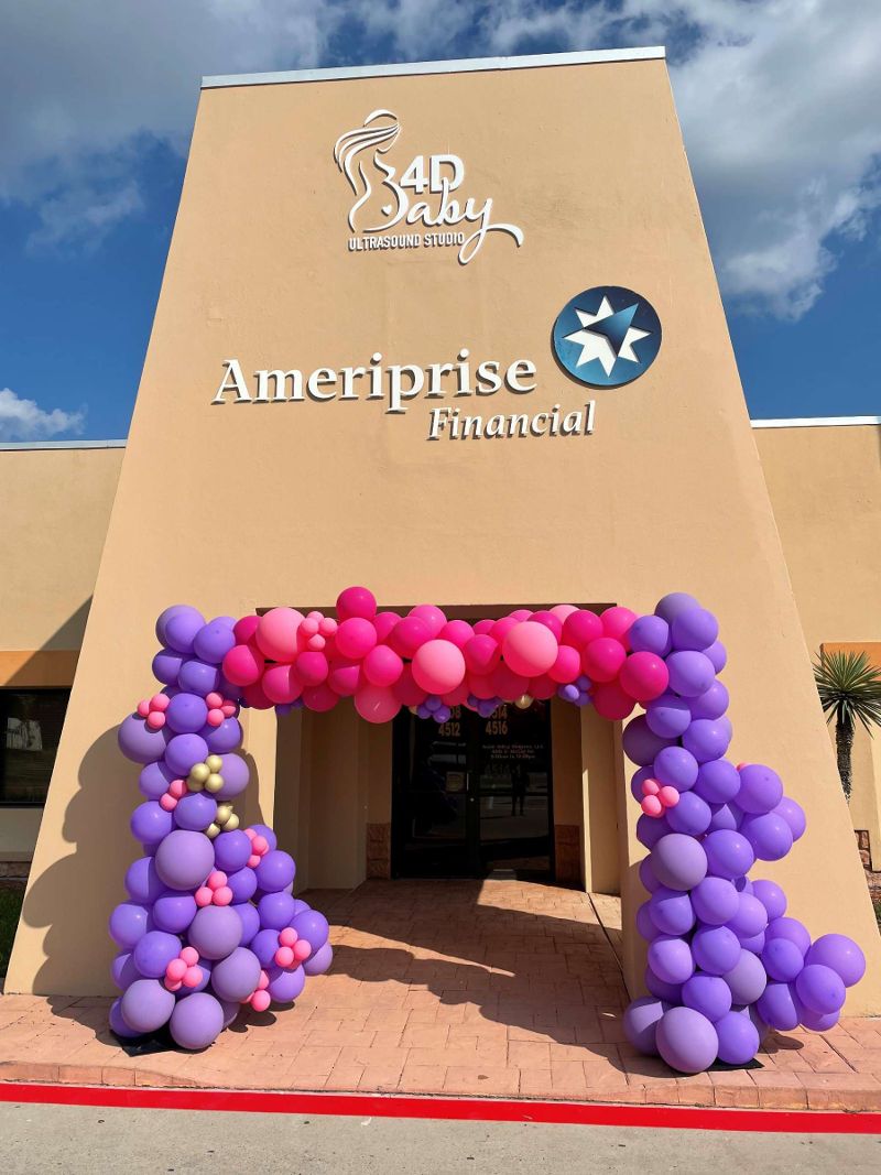 4D Ultrasound office entrance with purple and pink balloons