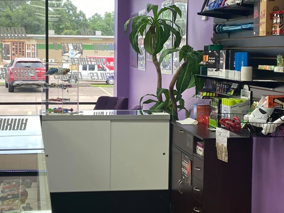 Front counter at Twisted G Vapor