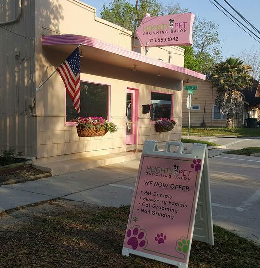 An outside view of the building at Heights Pet Grooming.