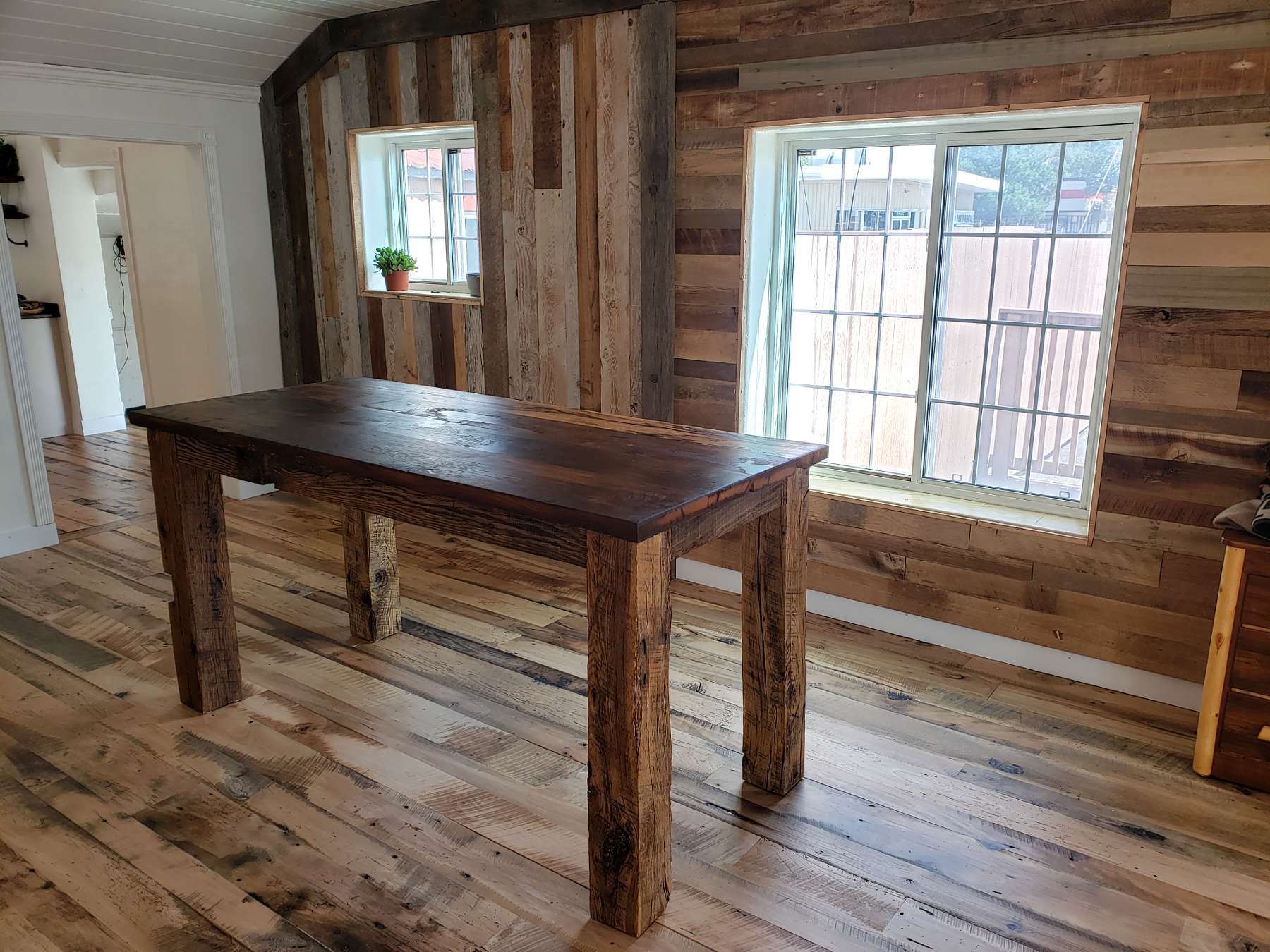 Interior designed QuarterSawn wood.